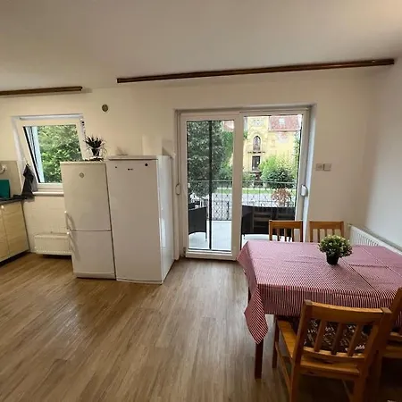 7 - With Shared Bathroom Daire *